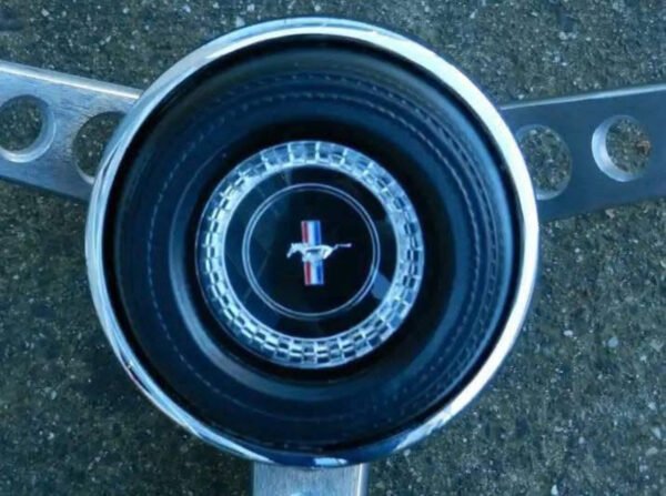 Mustang steering wheel - Image 3