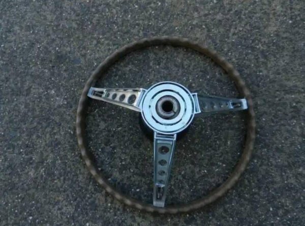 Mustang steering wheel - Image 2